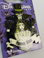 Disneyland Paris Phantom Manor Skeleton Bride Glow In The Dark Pin Trading Badge