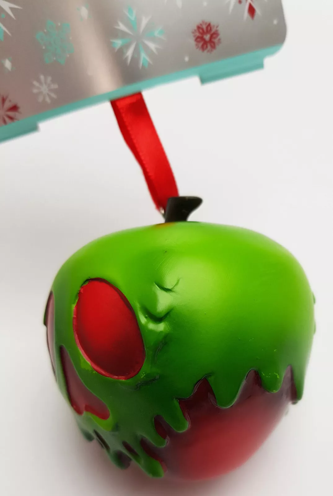 Disney Store Snow White & The Seven Dwarfs Poison Apple Christmas Tree Decoration - Image 7