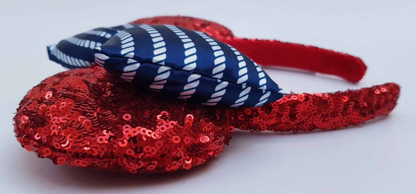 Disney Cruise Line Red Sequin & Blue Bow With Anchor Minnie  display picture 1
